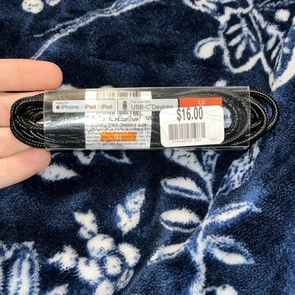 NWT! iPhone/iPad Wireless Gear 6ft Charger Fabric Cable for Apple devices USB-C
